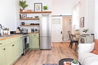 34 Farewell St Unit 2, Newport, RI 02840