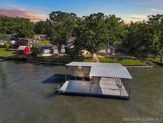 948 Cable Point Dr, Climax Springs, MO 65324