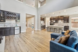 2605 High Bluff Dr, Mansfield, TX 76063