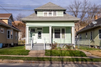 365 Kaufmann Ave, Dubuque, IA 52001