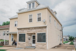 727-729 Monroe St, Quincy, IL 62301