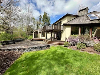 16 Springhill Rd, Dover, VT 05356