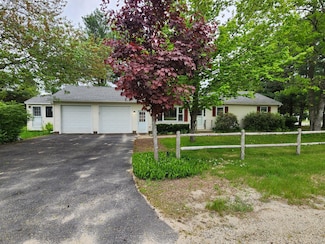 1 Smith Ave, Steep Falls, ME 04085