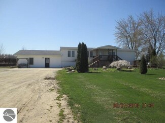 3498 E Pierce Rd, Ithaca, MI 48847