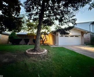 31031 Champine St, Saint Clair Shores, MI 48082