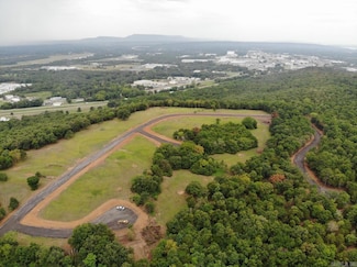 412 Apple Ln, Russellville, AR 72802