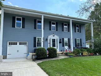 105 Cobblestone Dr, Mount Laurel, NJ 08054