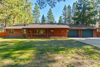 19425 River Woods Dr, Bend, OR 97702