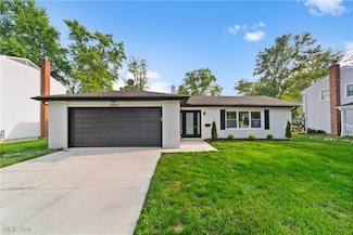 29665 Wellington Dr, North Olmsted, OH 44070