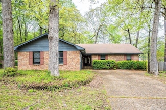 16 Crape Myrtle Place, Little Rock, AR 72210