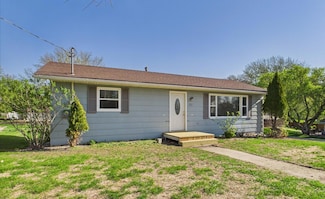 402 W Broadway St, Starbuck, MN 56381