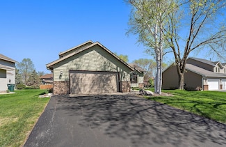 3220 Highlands Rd, Brooklyn Park, MN 55443