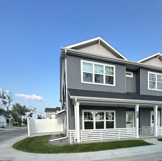 5875 41st St S, Fargo, ND 58104