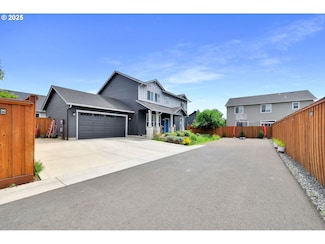 1723 Dotie Dr, Springfield, OR 97477