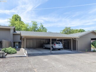 2301 Ridgeway Dr, Eugene, OR 97401