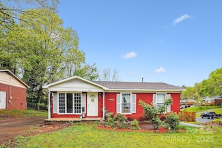 6800 Deanwood Place, Charlotte, NC 28217