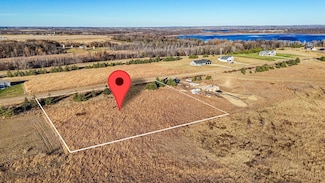25 Turtle Bay Cir, Perham, MN 56573