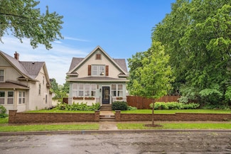 1208 Margaret St, Saint Paul, MN 55106