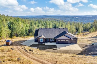 6528 E Robin Ln, Chattaroy, WA 99003