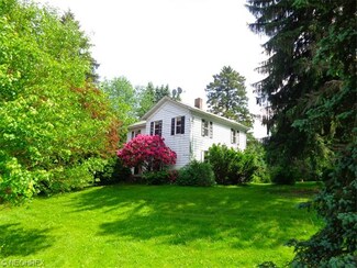 8254 Superior St, Masury, OH 44438
