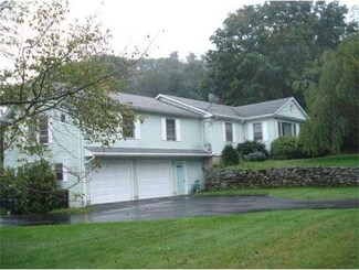 54 King St, Groveland, MA 01834