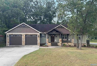 70 Buck Island Dr, Guntersville, AL 35976