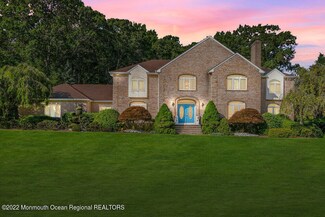 26 Dora Ln, Holmdel, NJ 07733