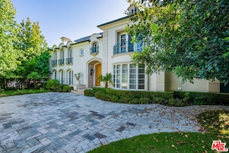 701 N Hillcrest Rd, Beverly Hills, CA 90210