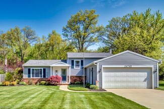 26748 Skyline Dr, Olmsted Falls, OH 44138