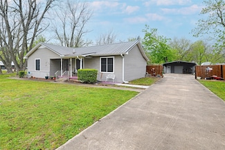 205 Piner St, Honey Grove, TX 75446