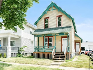 718 Superior St, Port Huron, MI 48060