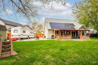 629 W Redwood Ln, Nampa, ID 83651