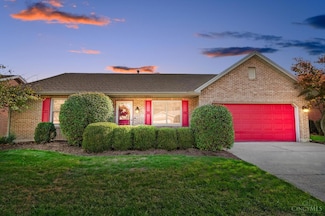 606 Oakridge Dr, Wilmington, OH 45177