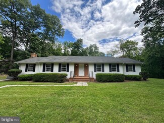 519 Orchard Dale Dr, Clear Brook, VA 22624