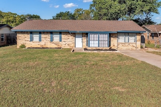 212 Mountain View Dr, Azle, TX 76020