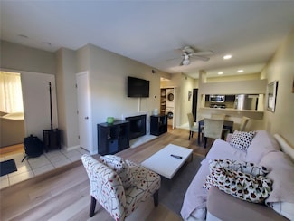 8055 Cambridge St Unit 19, Houston, TX 77054