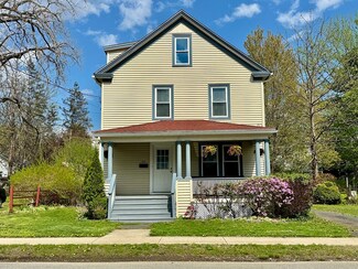 85 Columbus Ave, Greenfield, MA 01301