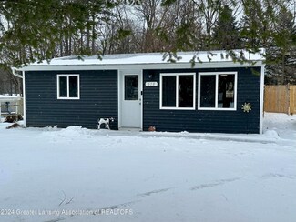 618 Cedarwood Dr, Dewitt, MI 48820
