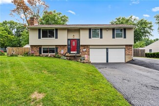 1440 Meadow Moor Dr, Beavercreek, OH 45434