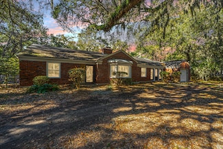 562 Fort Johnson Rd, Charleston, SC 29412