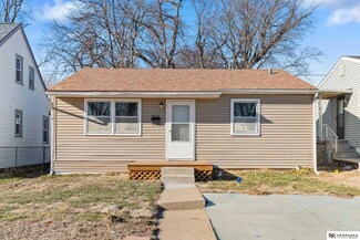 3552 N 40th St, Omaha, NE 68111
