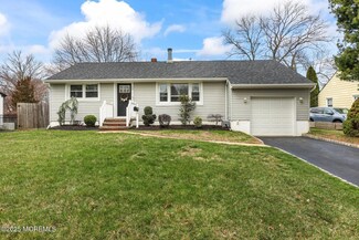 12 Edgewater Dr, Matawan, NJ 07747