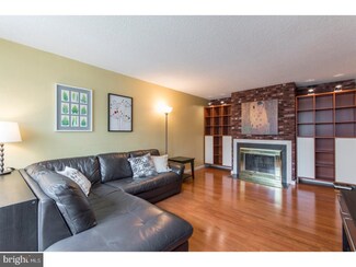 204 Freedom Cir, Harleysville, PA 19438