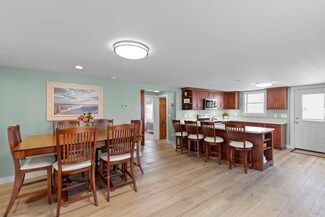 44 Hobson Ave, Hampton, NH 03842