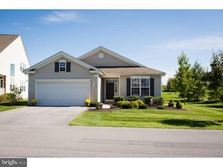 1822 Alexander Dr, Macungie, PA 18062