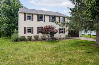 950 Lancaster Dr, Medina, OH 44256