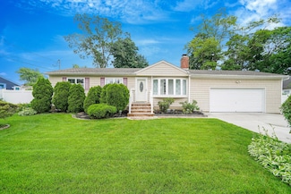 53 1st St, Brentwood, NY 11717