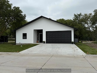 117 Lucca Dr, Ravenna, NE 68869