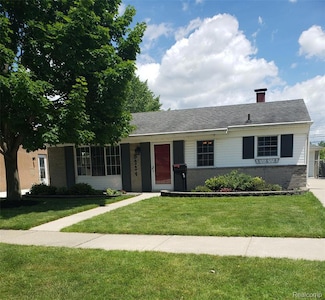 8224 Milburn St, Westland, MI 48185
