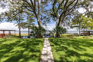 34232 Island Dr, Leesburg, FL 34788